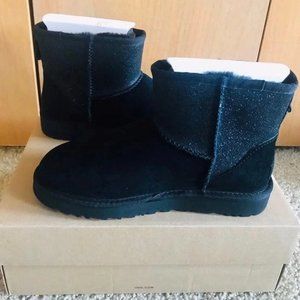 *Reserved* UGG Boots and Slippers Size 7